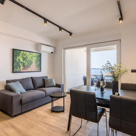 Awesome In With House Sea View