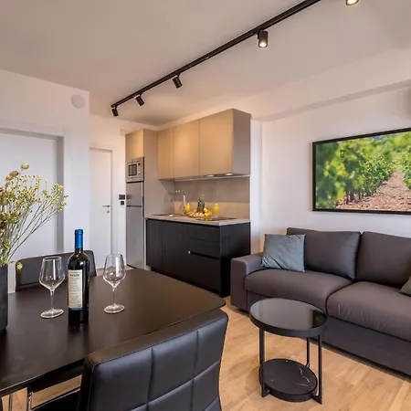 Awesome In With House Sea View Διαμέρισμα Potomje