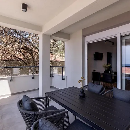 Διαμέρισμα Awesome In With House Sea View *