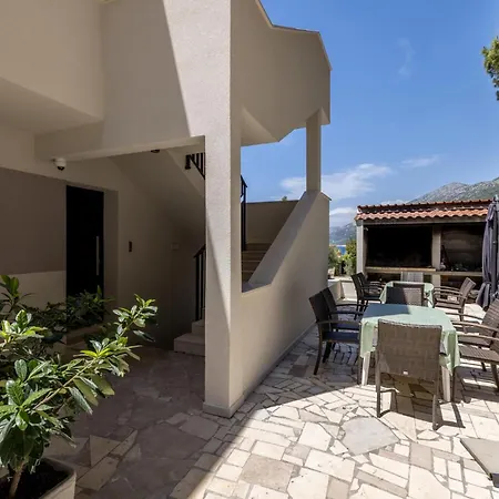 Daire Awesome In With House Sea View Potomje