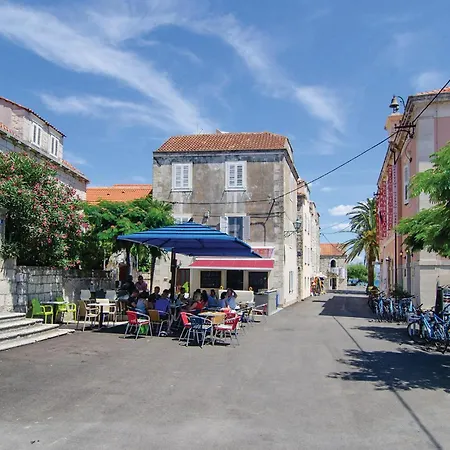 Awesome In With House Sea View Daire Potomje