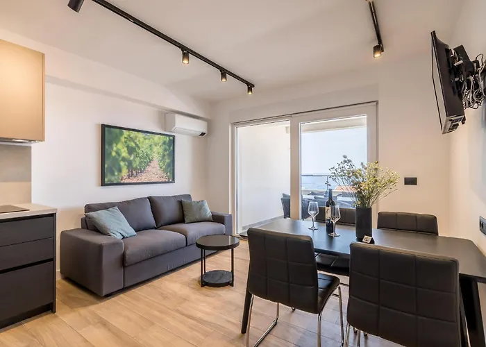 Awesome In With House Sea View