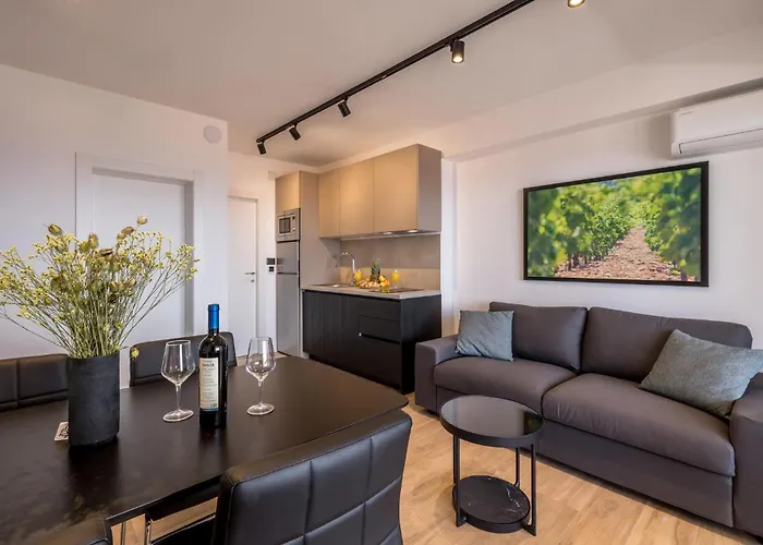 Awesome In With House Sea View Διαμέρισμα Potomje