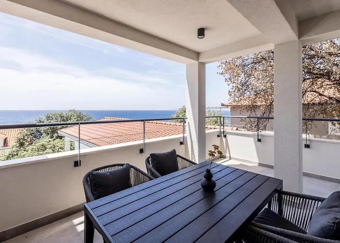 Awesome In With House Sea View Διαμέρισμα Potomje